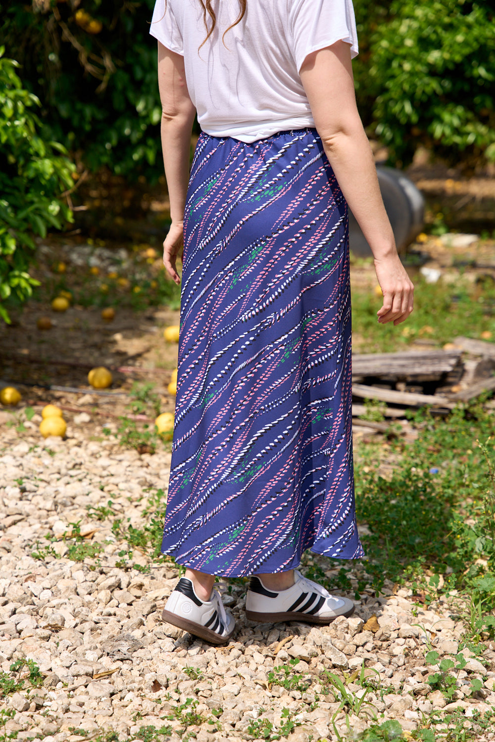 חצאית דנה כחולה - JUL