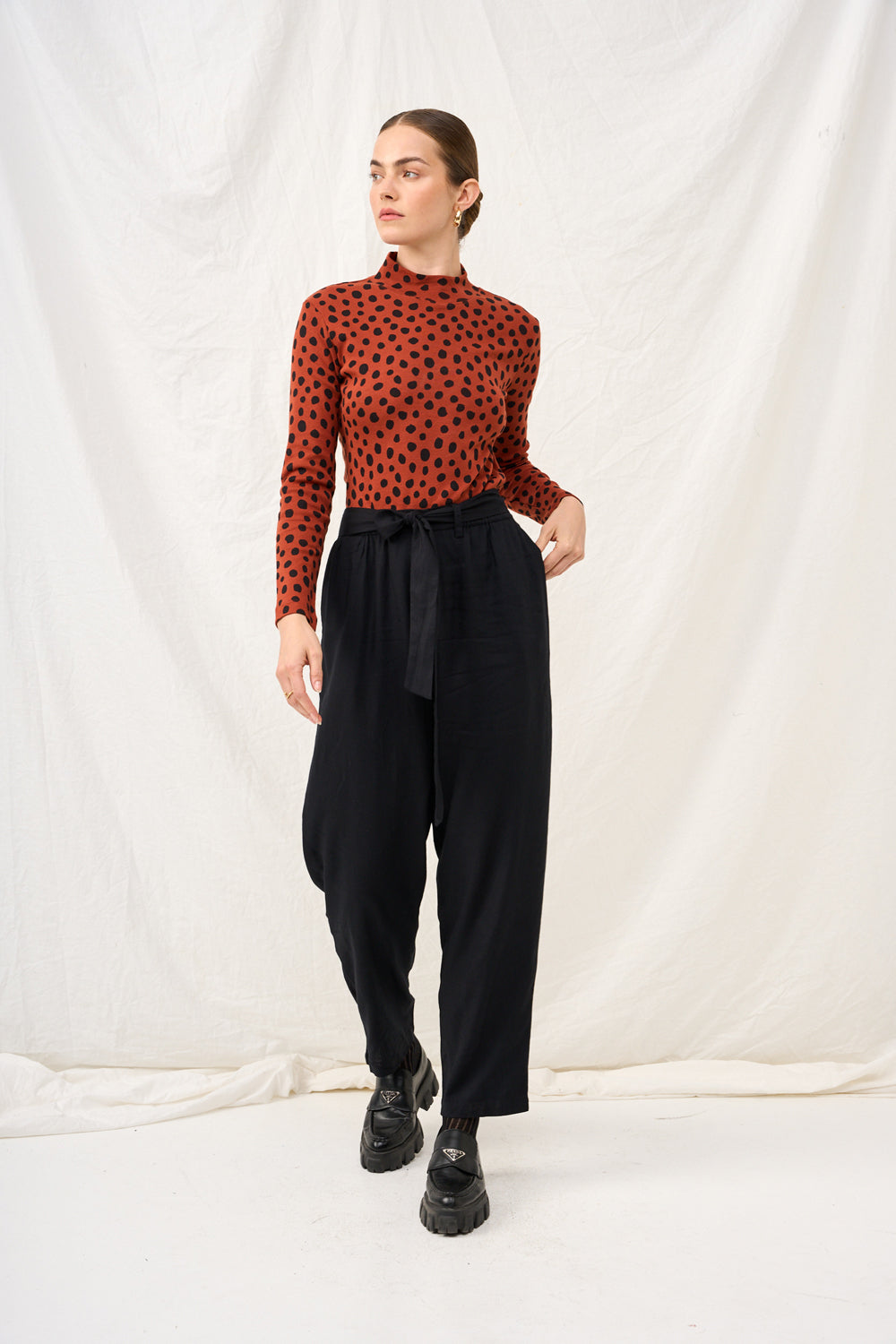 Yvonne black linen pants