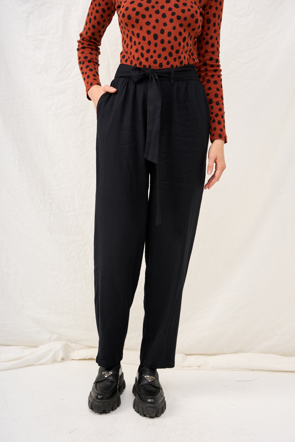 Yvonne black linen pants