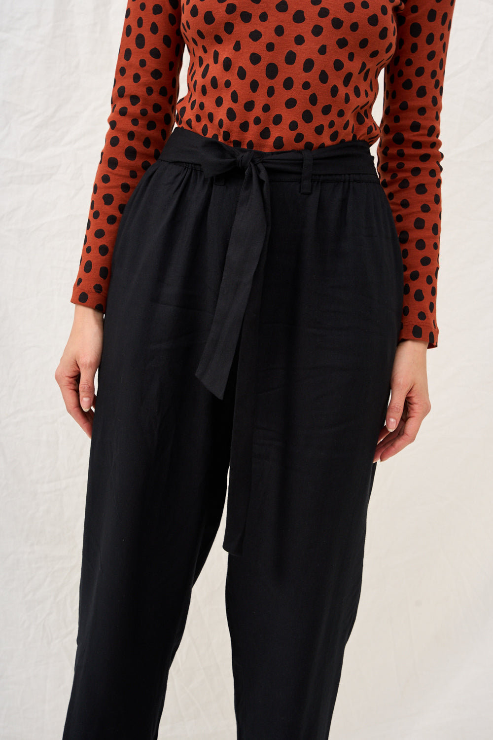 Yvonne black linen pants