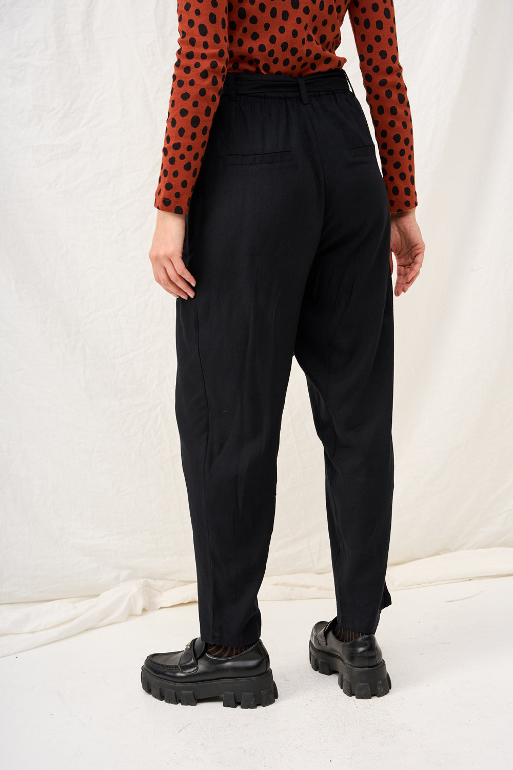 Yvonne black linen pants