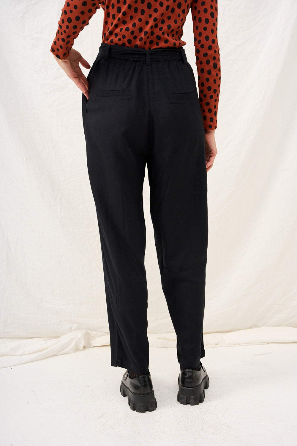 Yvonne black linen pants