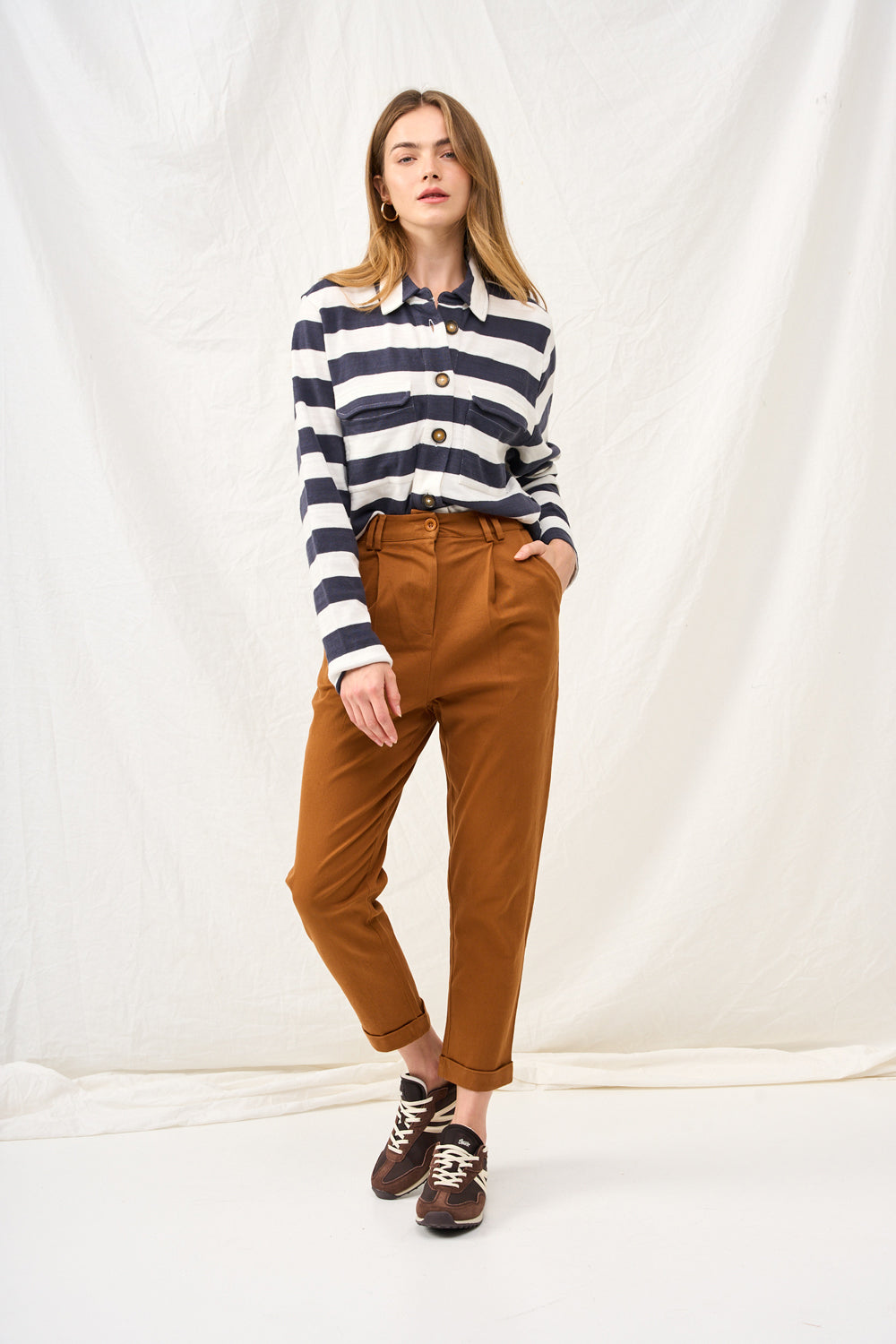 Giovana pants in navy color