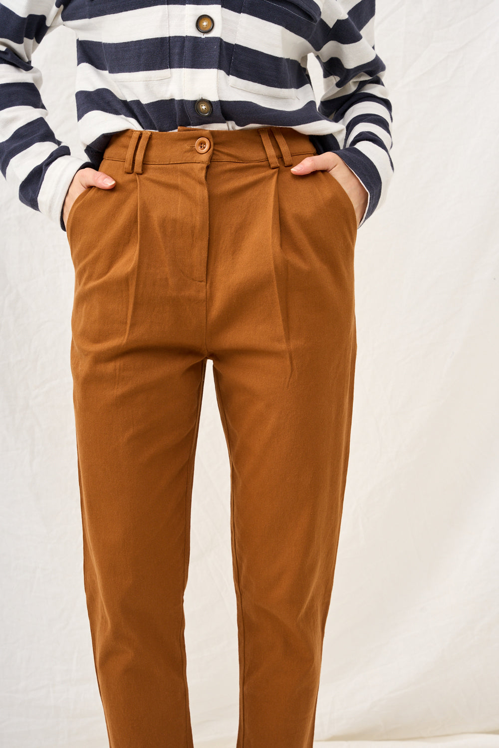 Giovana pants in navy color