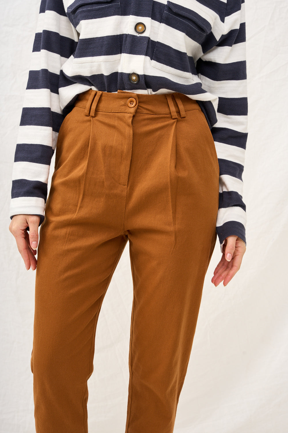 Giovana pants in navy color