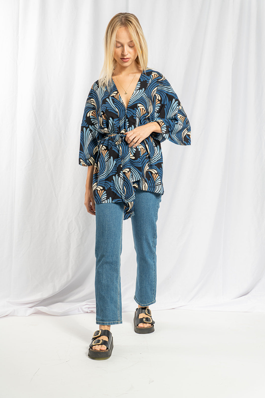 Light floral kimono - long sleeve kimono 