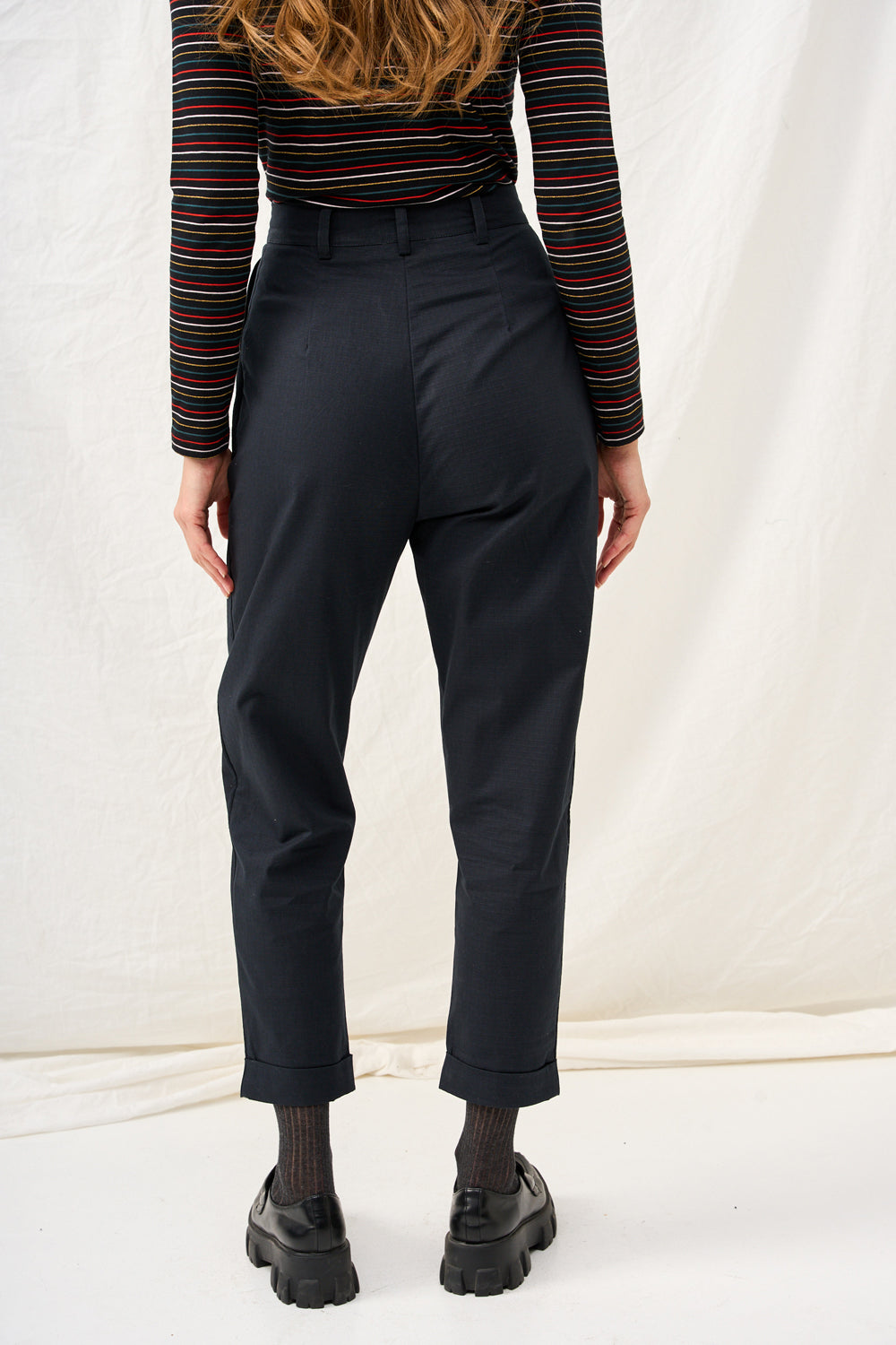 Giovana pants in navy color