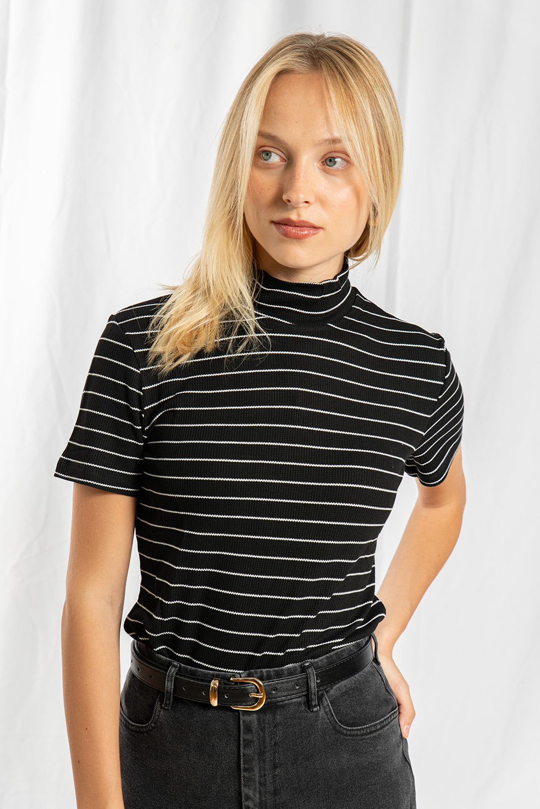 Black and white stripes loka knit