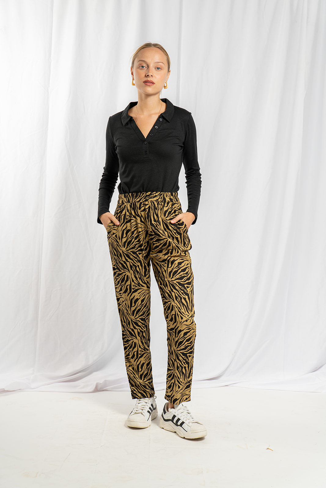 Lauren pants with friendship print