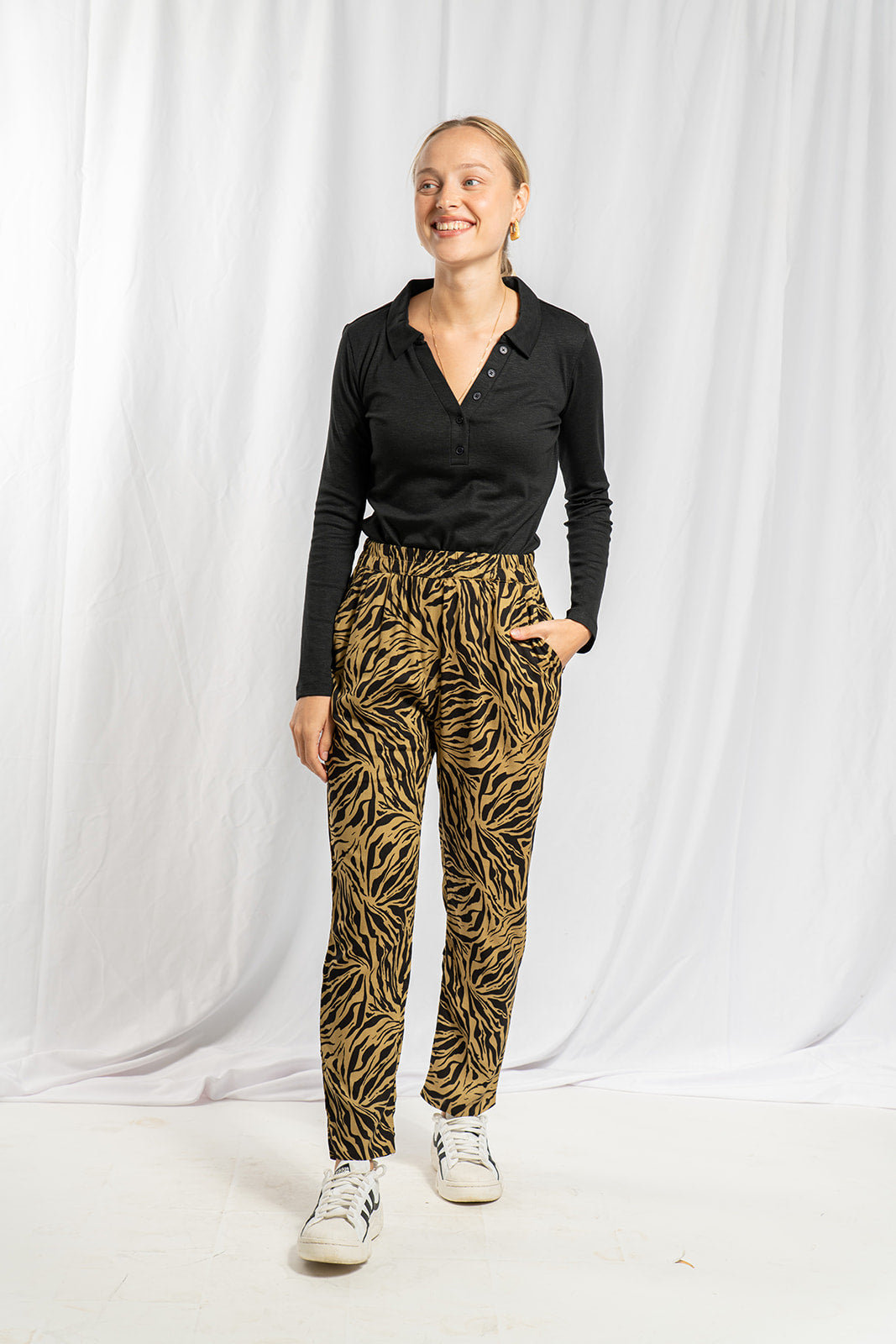 Lauren pants with friendship print