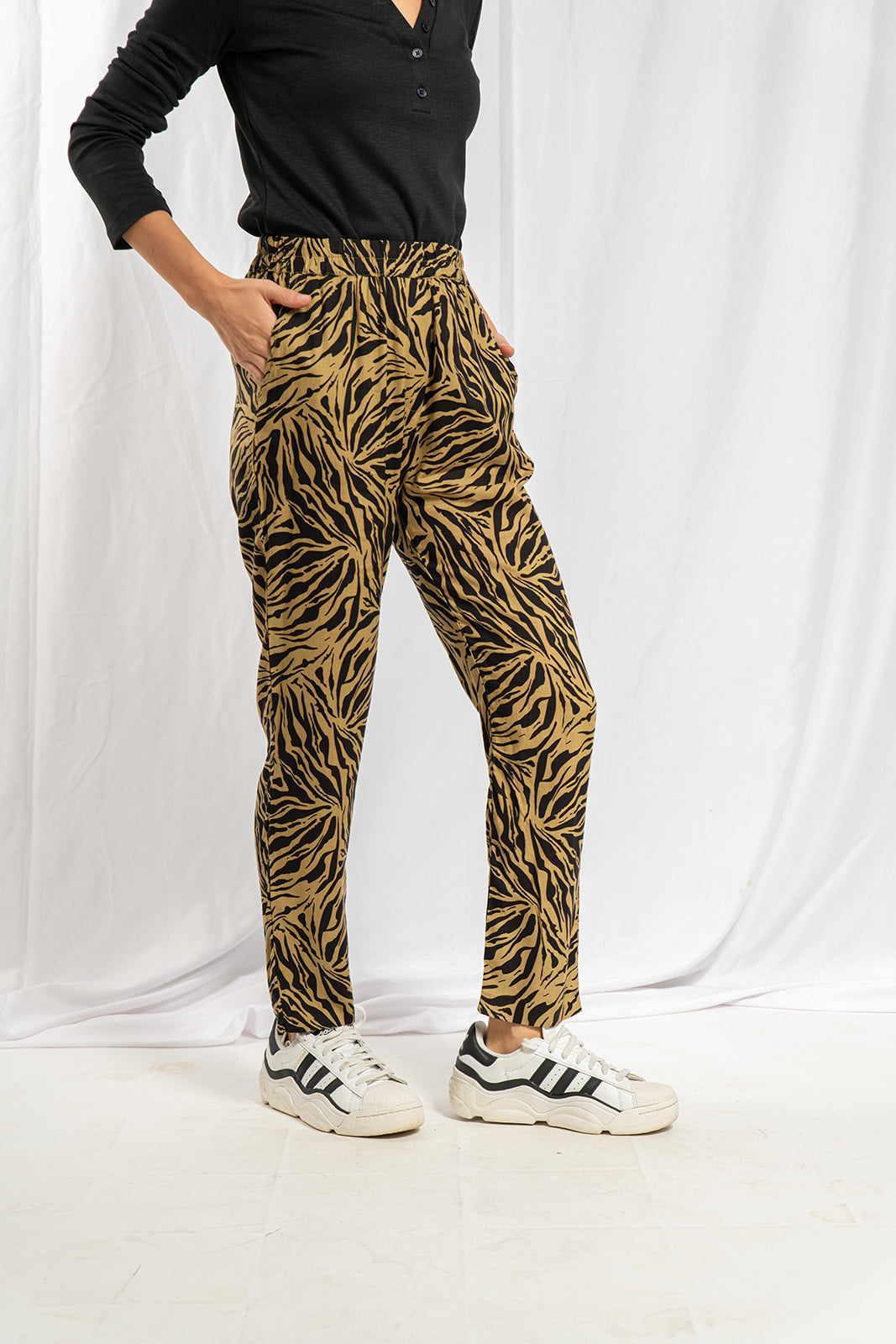 Lauren pants with friendship print