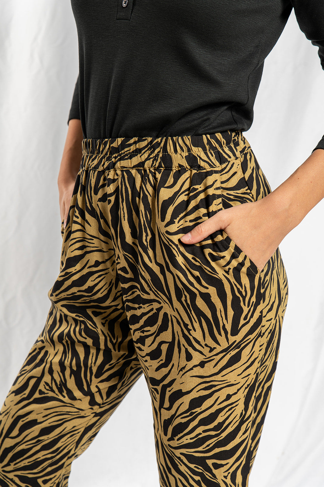 Lauren pants with friendship print