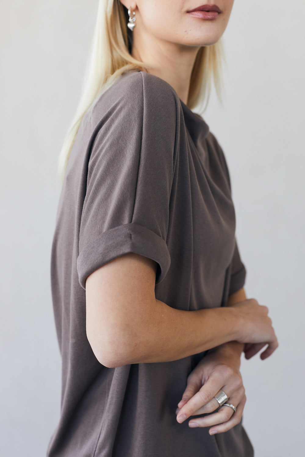 חולצת רומי בצבע מוקה