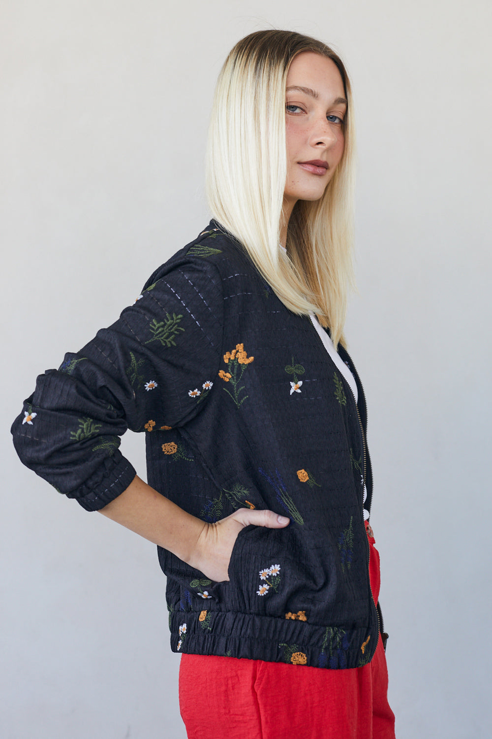 עליונית סוקי פרחים רקום