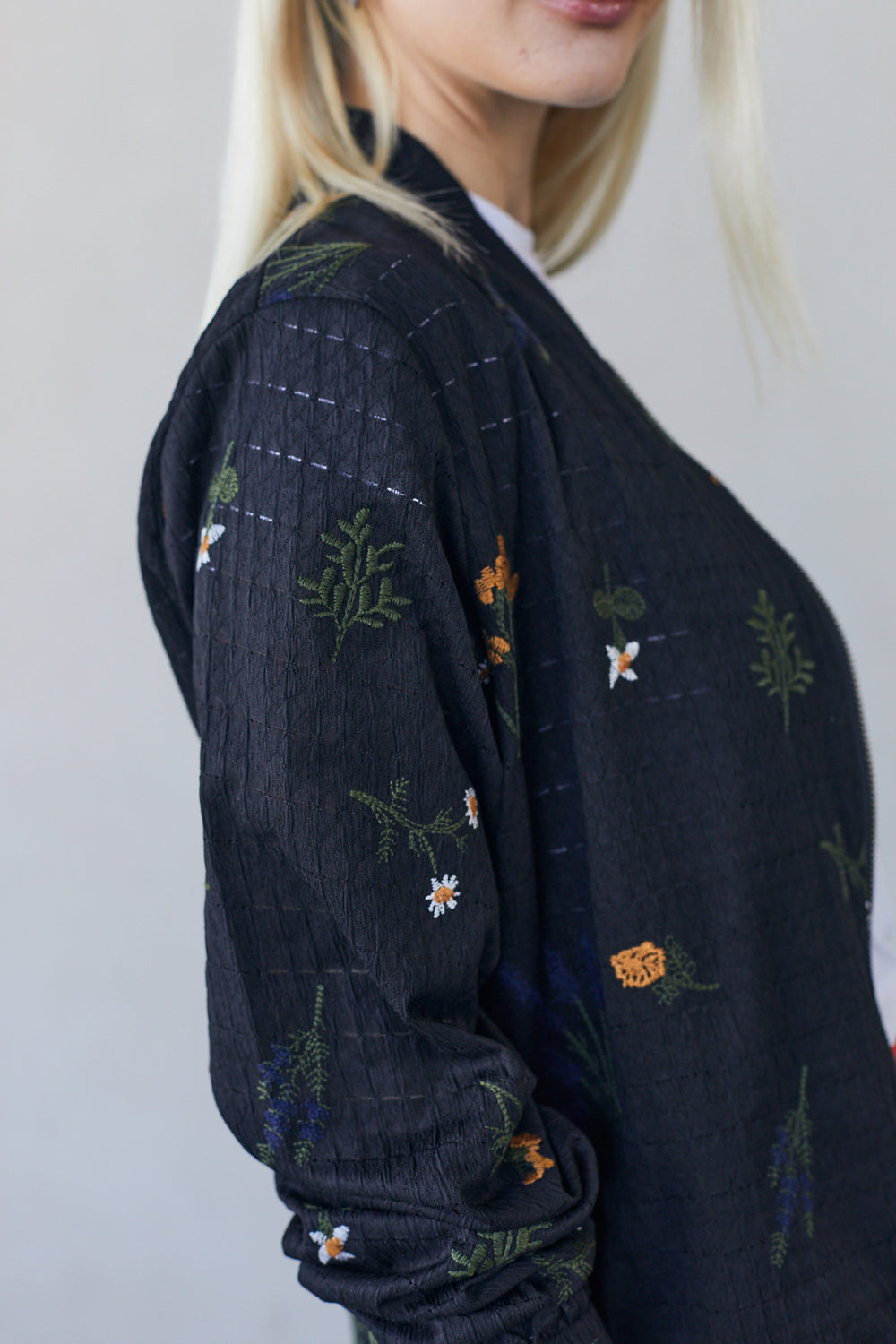 עליונית סוקי פרחים רקום