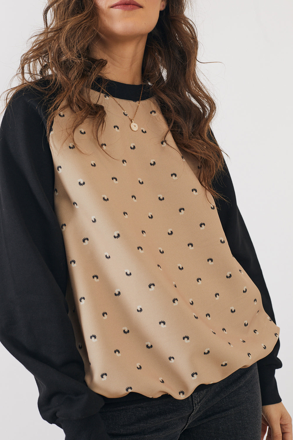 סווטשירט בילי פרחים קאמל