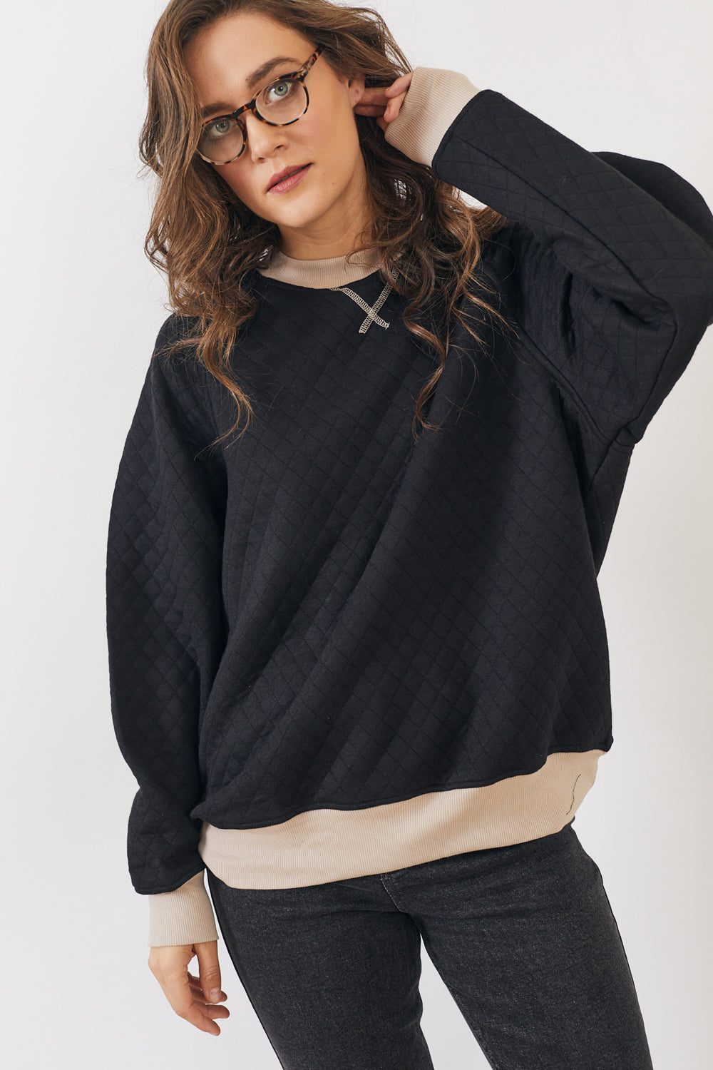 סווטשירט קווילט שחור