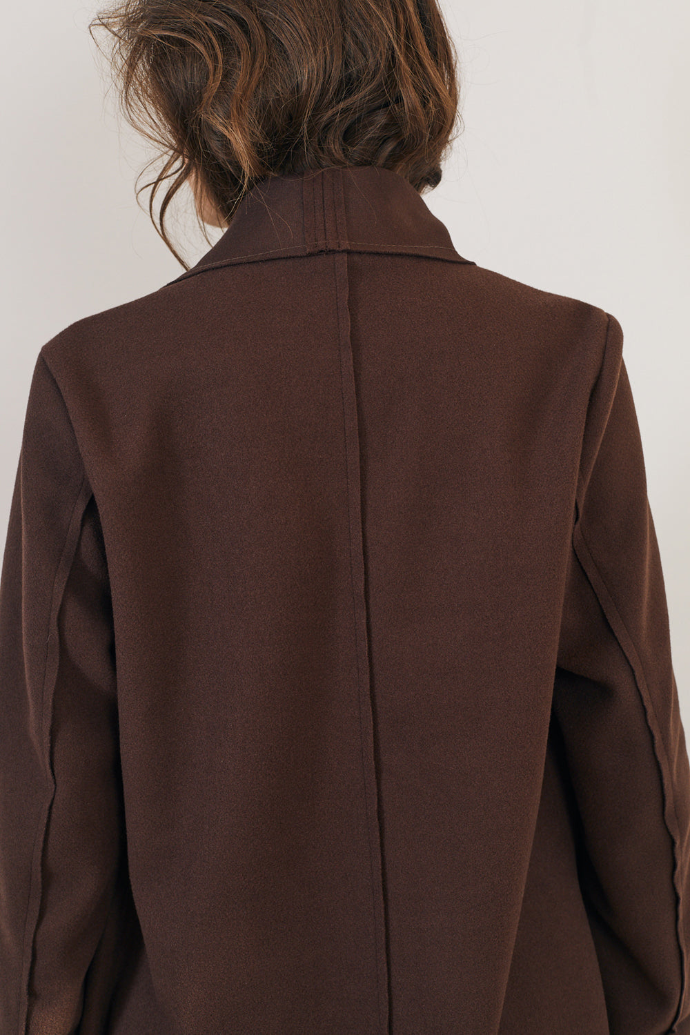 מעיל מעטפת בצבע חום שוקולד