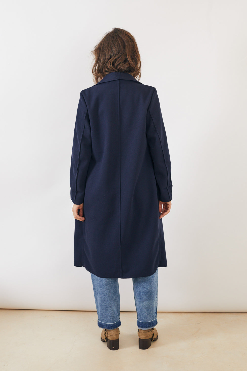 מעיל מעטפת בצבע נייבי