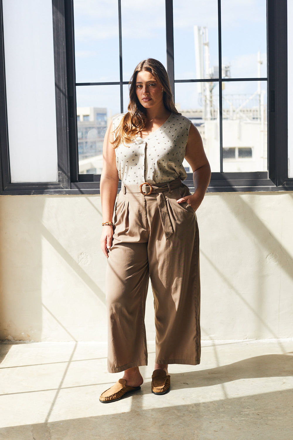 גופיית ווסט מכופתרת זיתים