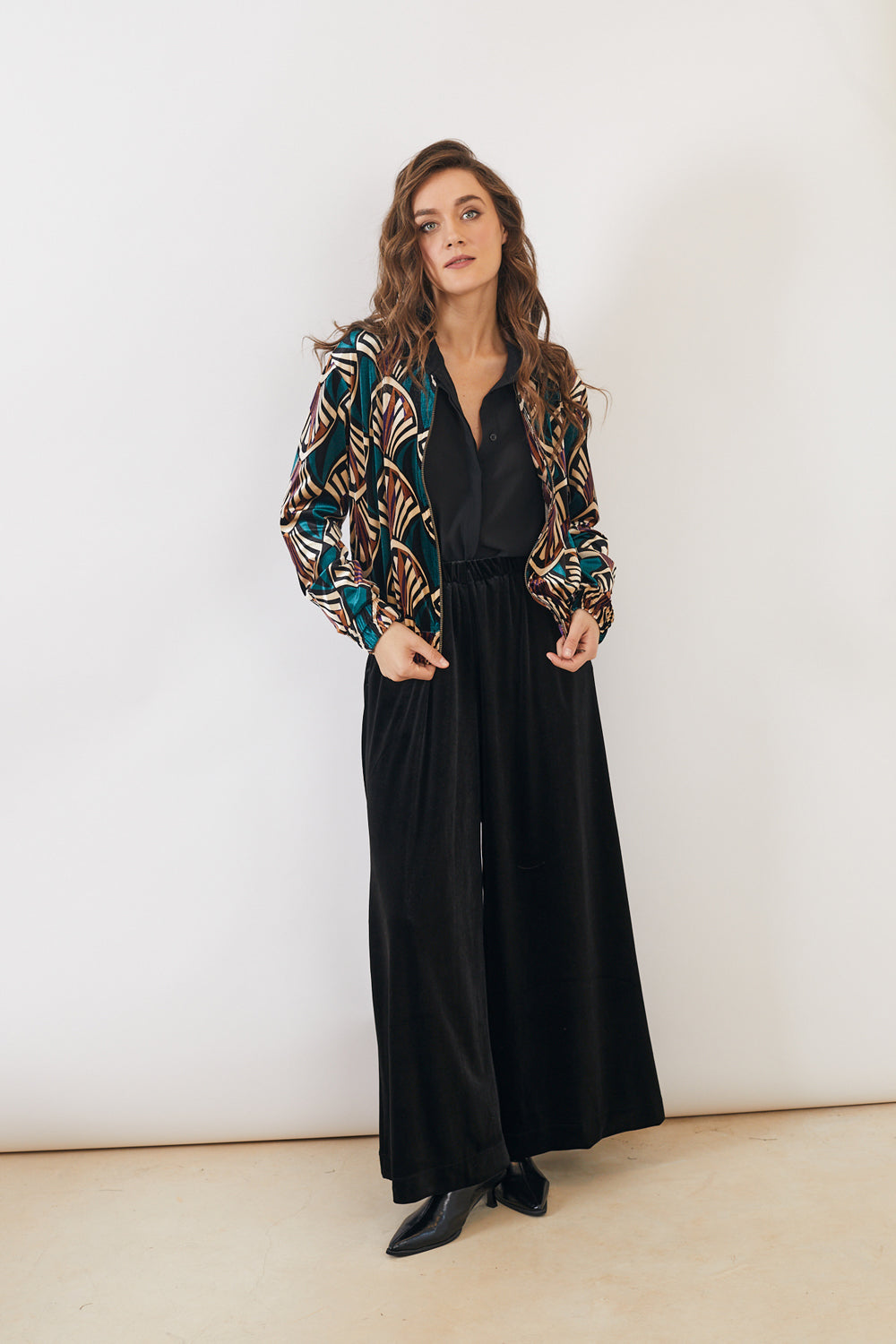 עליונית סוקי קטיפה ארט דקו