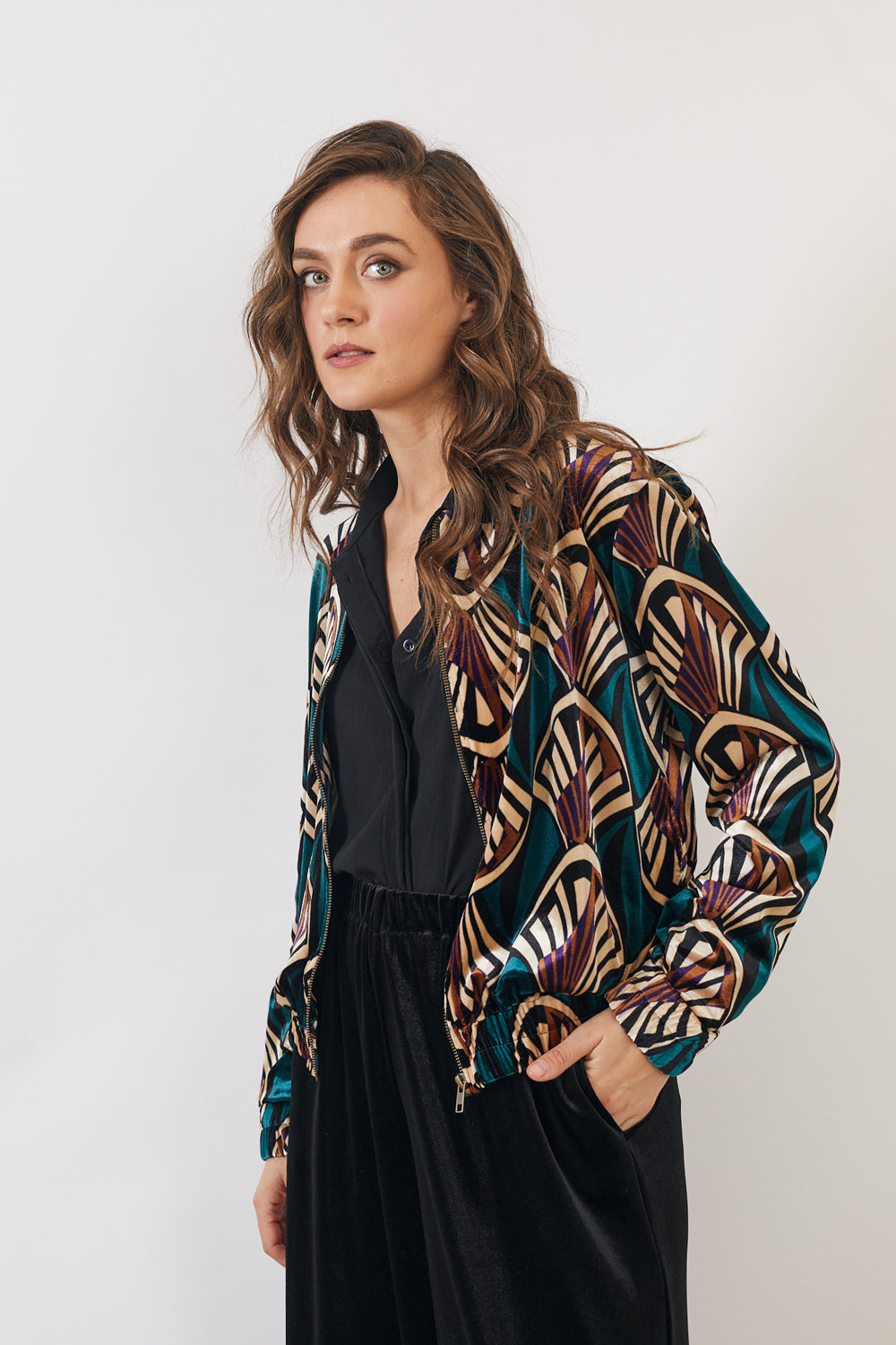 עליונית סוקי קטיפה ארט דקו