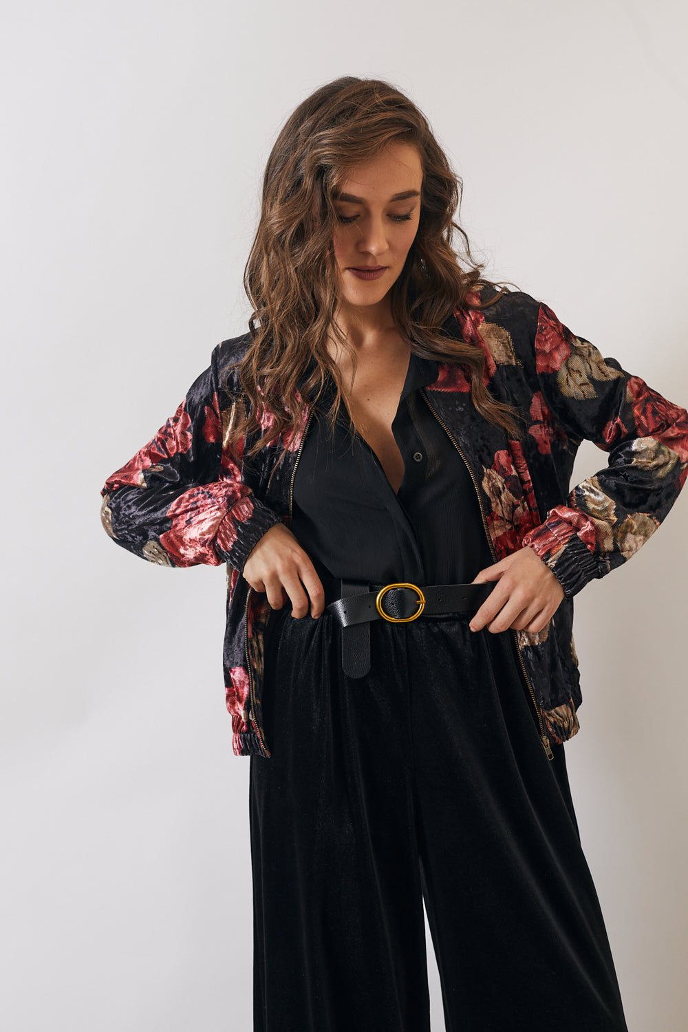 עליונית סוקי קטיפה פרח רקום