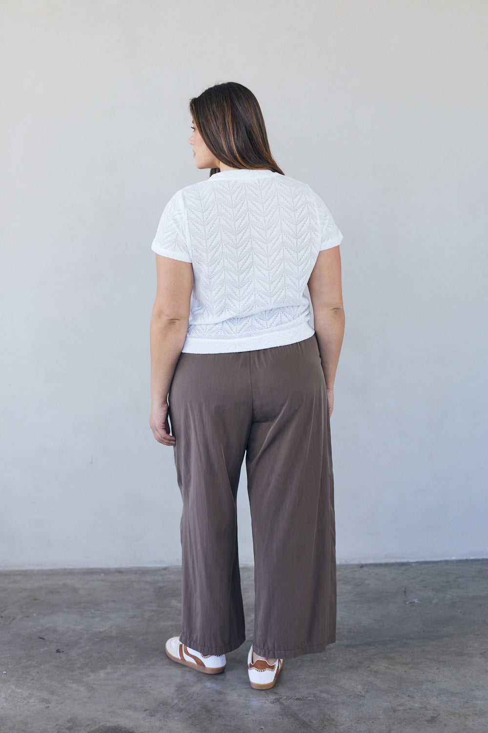 חולצת ג׳מה תחרה בצבע לבן