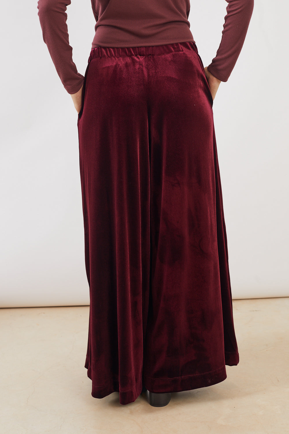 מכנסיים אוליביה קטיפה בצבע בורדו