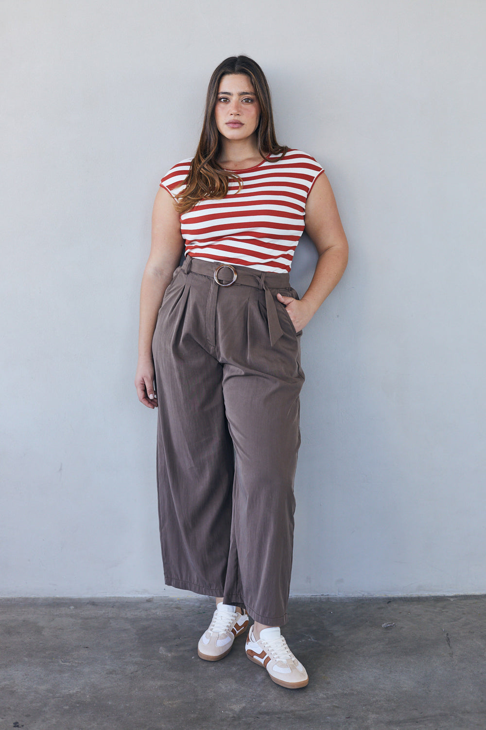 חולצת לטי פסים אדום לבן