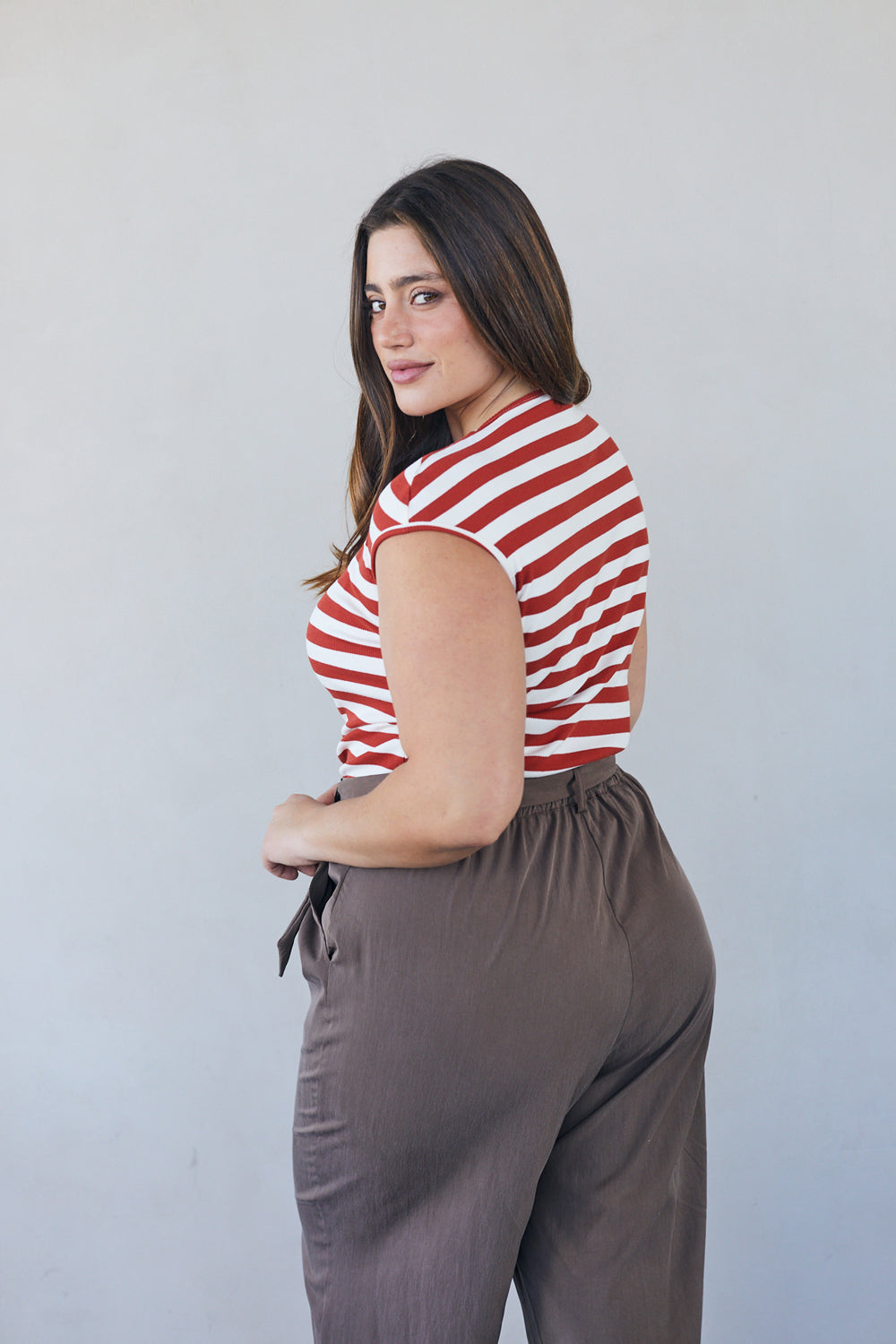 חולצת לטי פסים אדום לבן