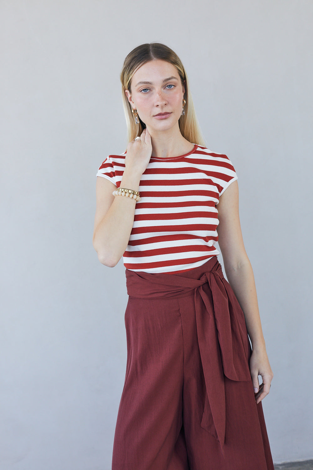 חולצת לטי פסים אדום לבן