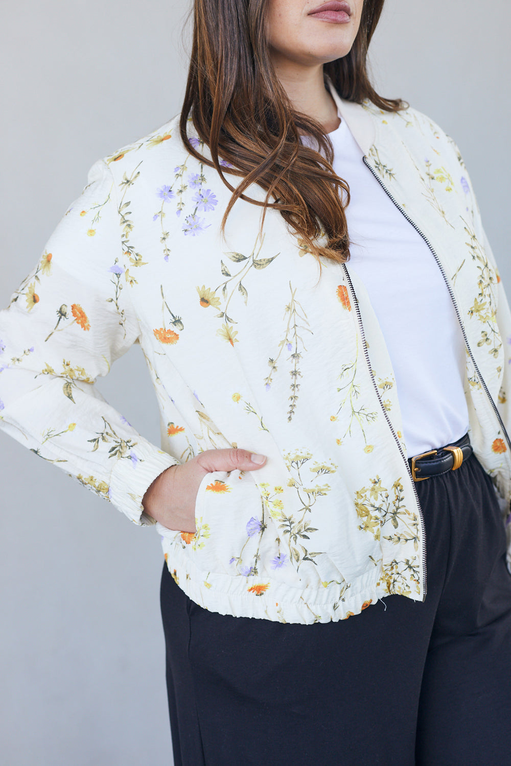 עליונית סוקי פרחים שמנת