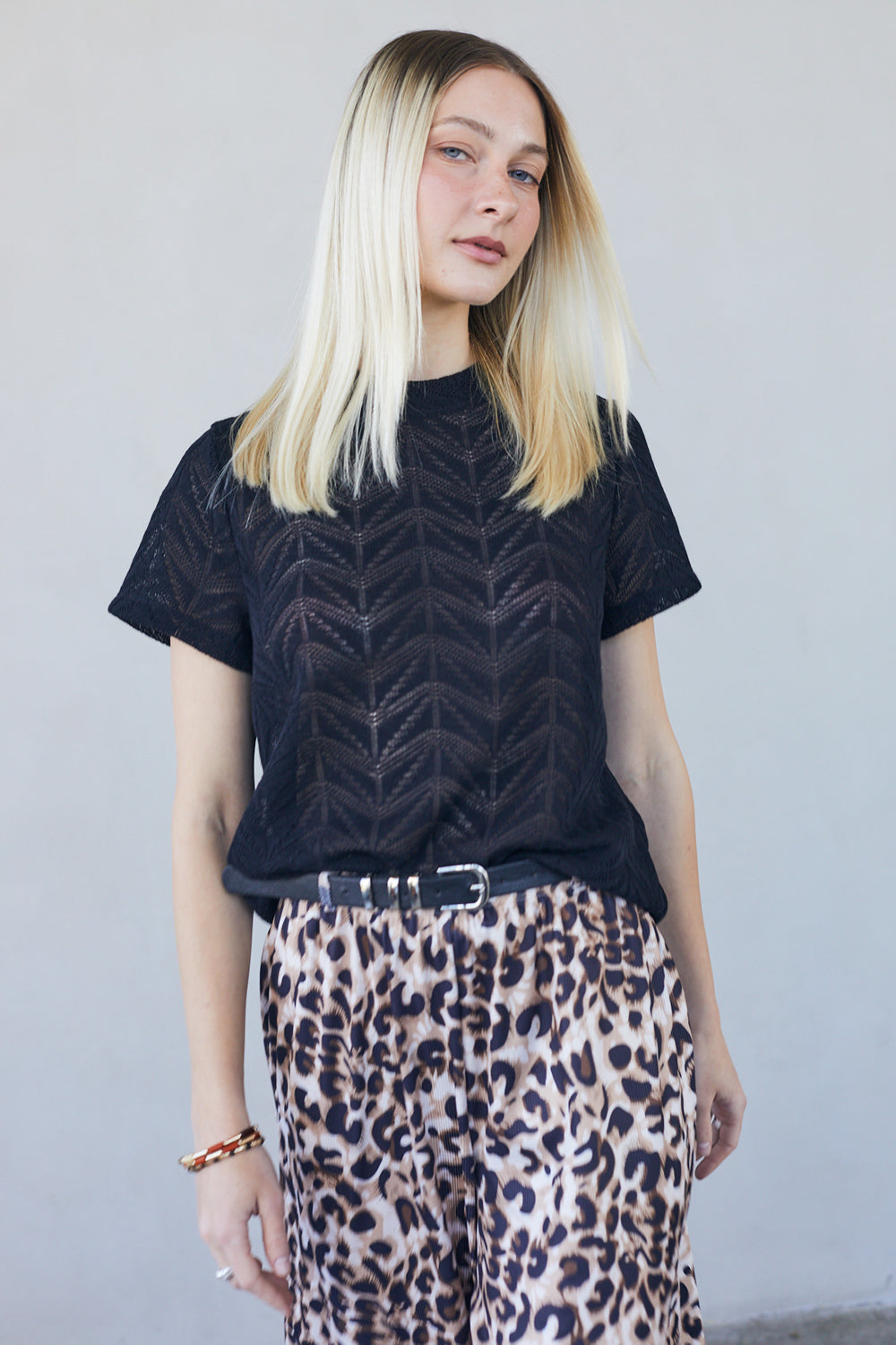 חולצת ג׳מה תחרה שחורה