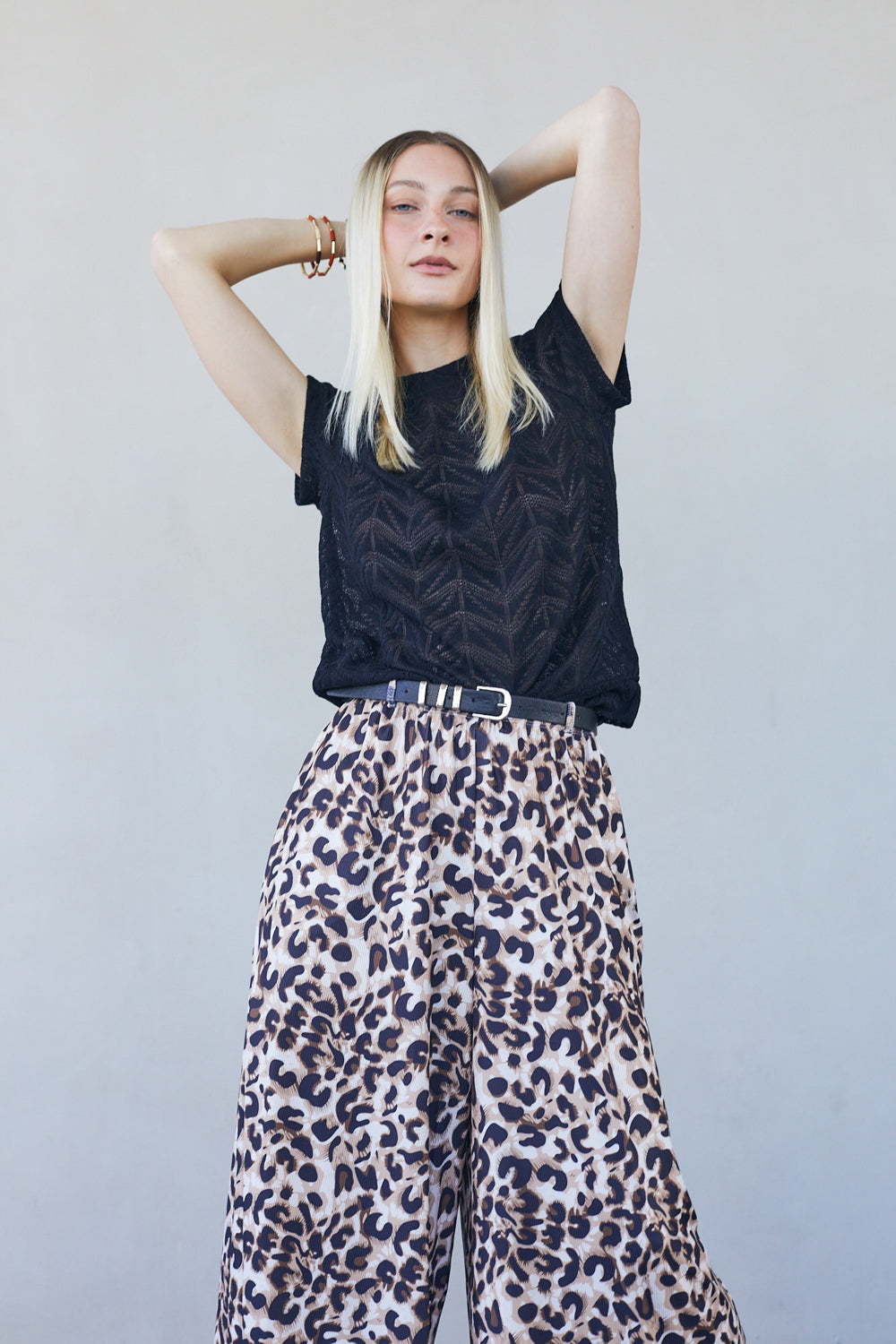 חולצת ג׳מה תחרה שחורה