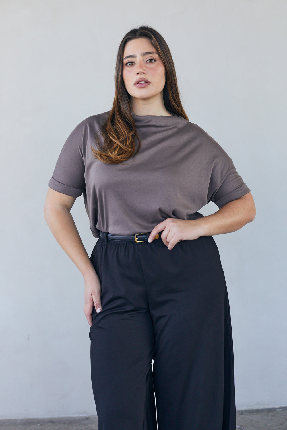 חולצת רומי בצבע חום