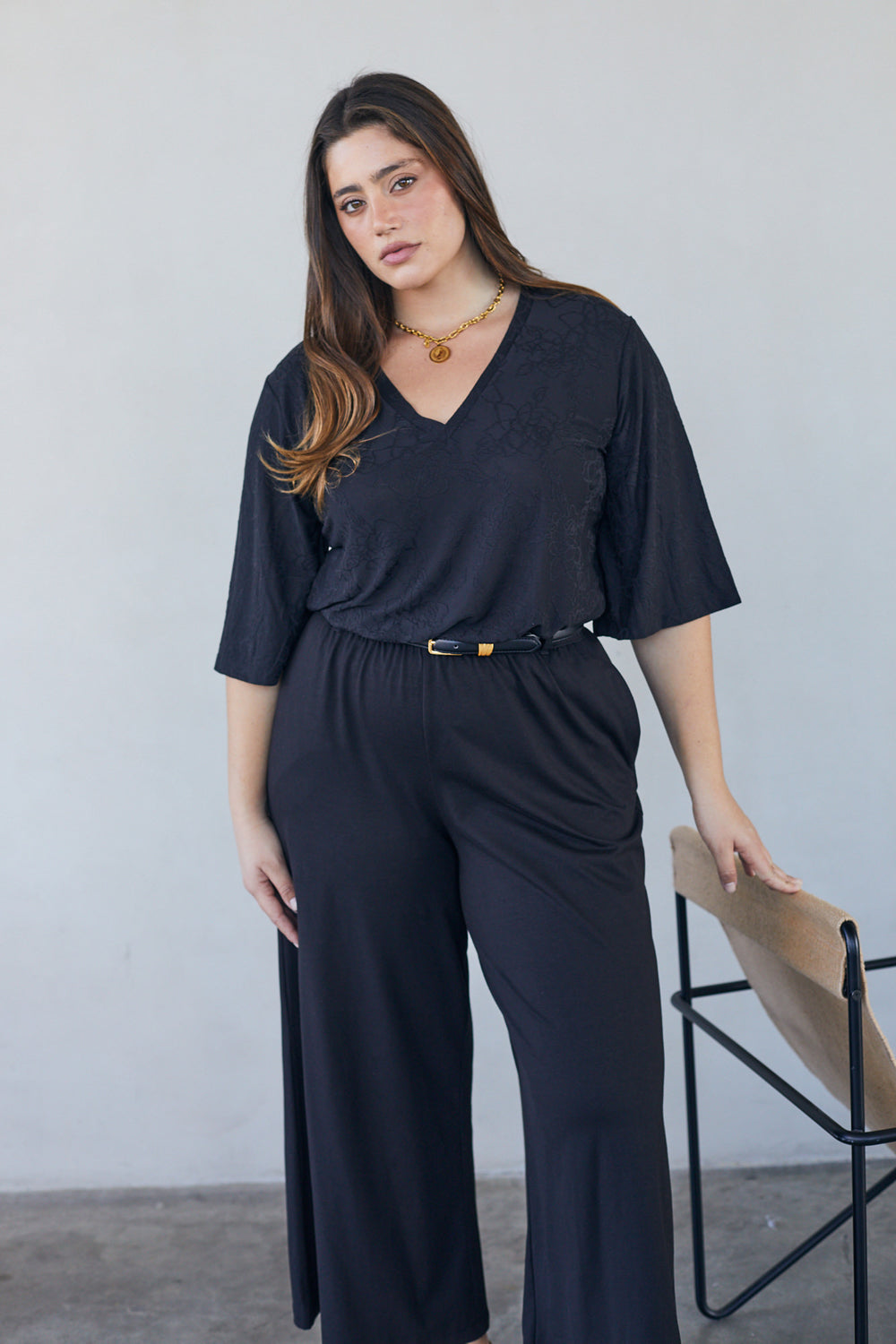 חולצת שאיה וי תחרה שחור