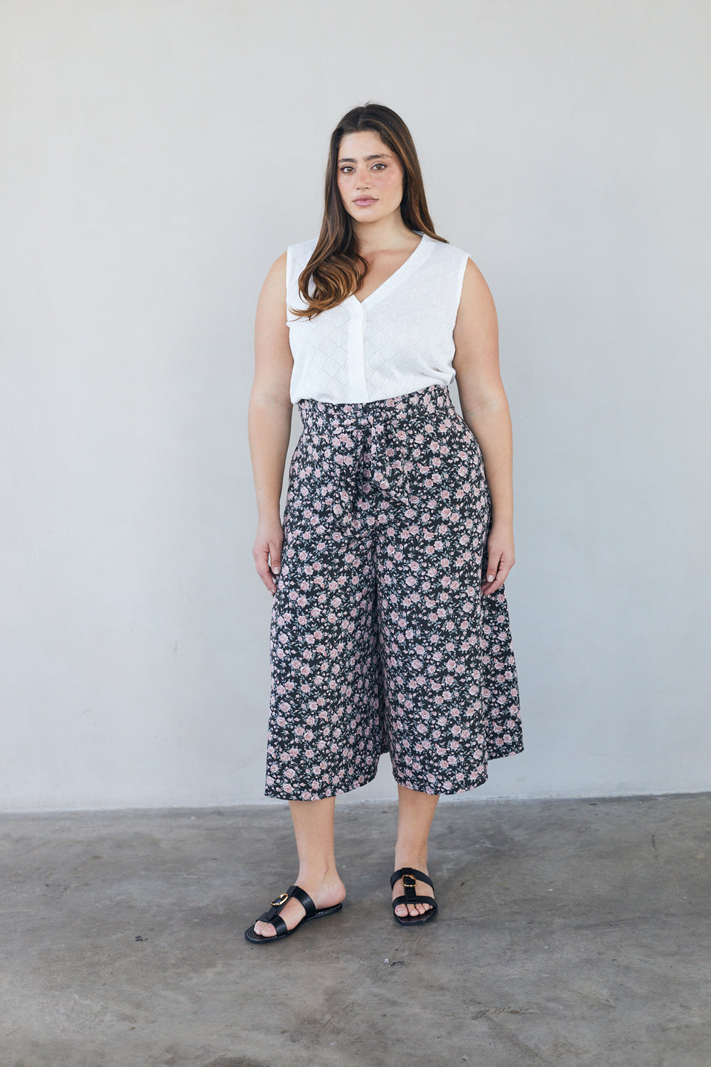 מכנסי חצאית צ׳לסי פרחים ורוד שחור