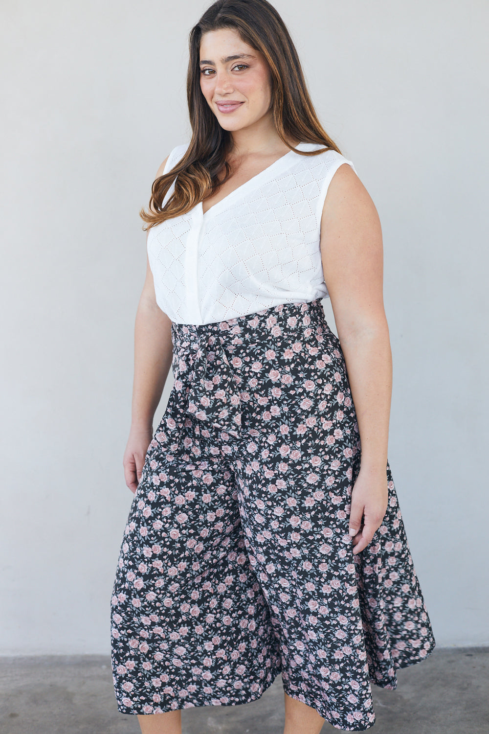 מכנסי חצאית צ׳לסי פרחים ורוד שחור