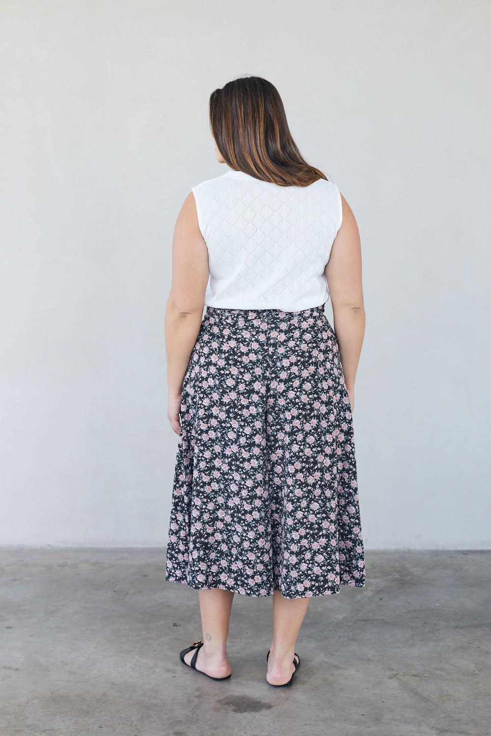 מכנסי חצאית צ׳לסי פרחים ורוד שחור