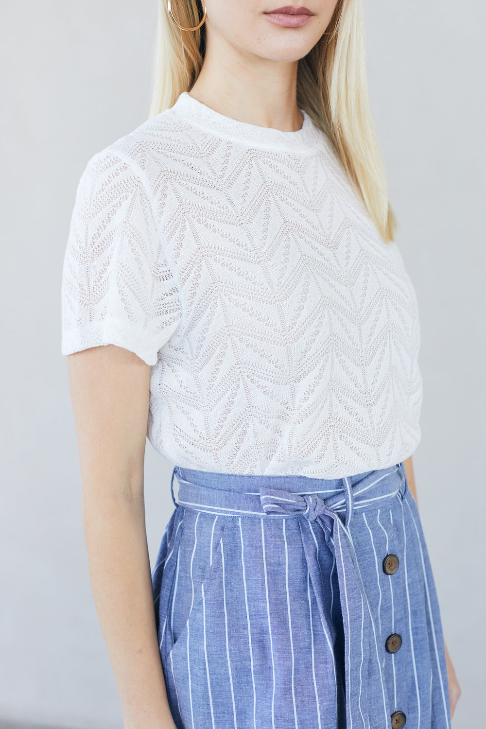 חולצת ג׳מה תחרה בצבע לבן