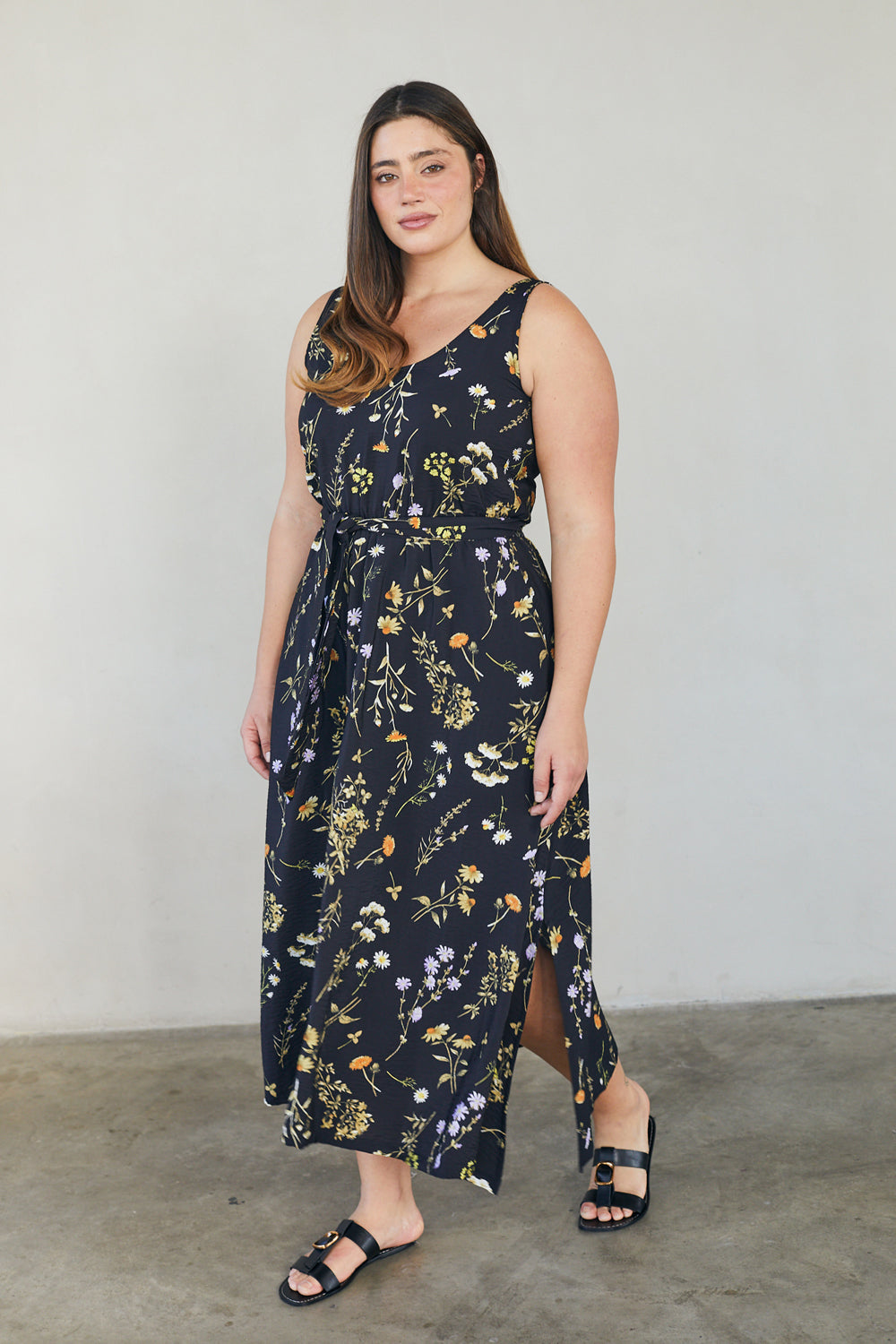 שמלת גרטה מקסי פרחונית שחורה