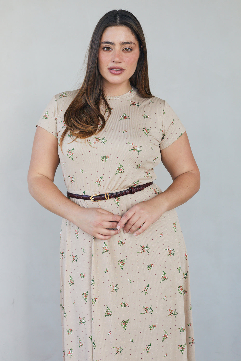 שמלת כריסטי מקסי הדפס פרחוני בז׳