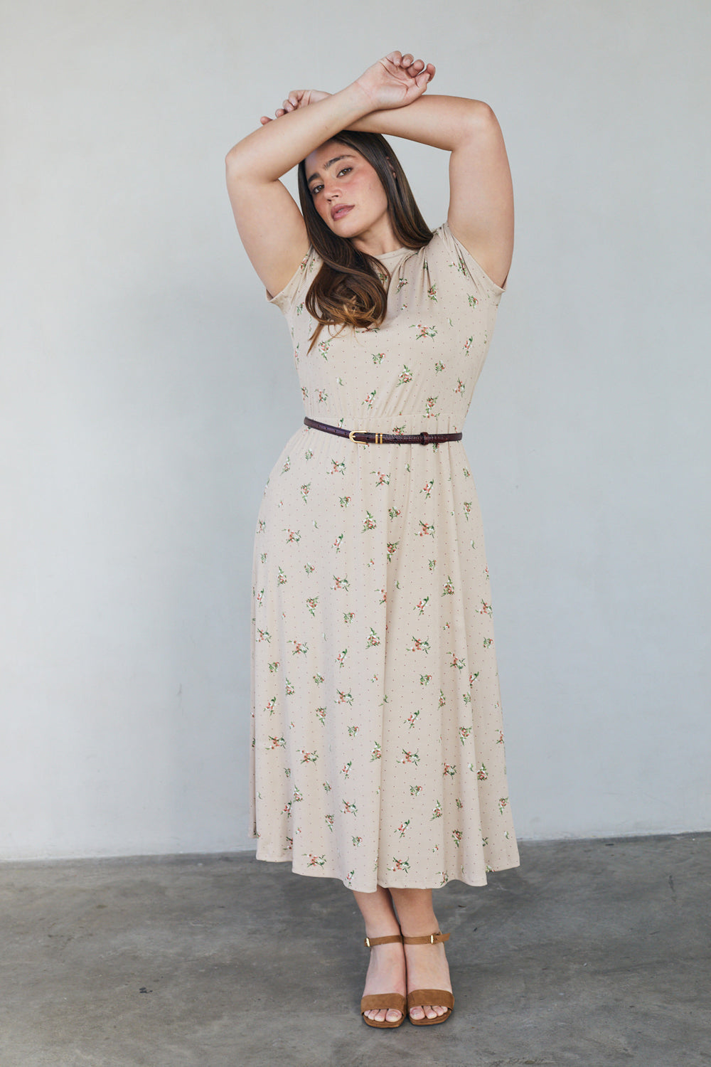 שמלת כריסטי מקסי הדפס פרחוני בז׳