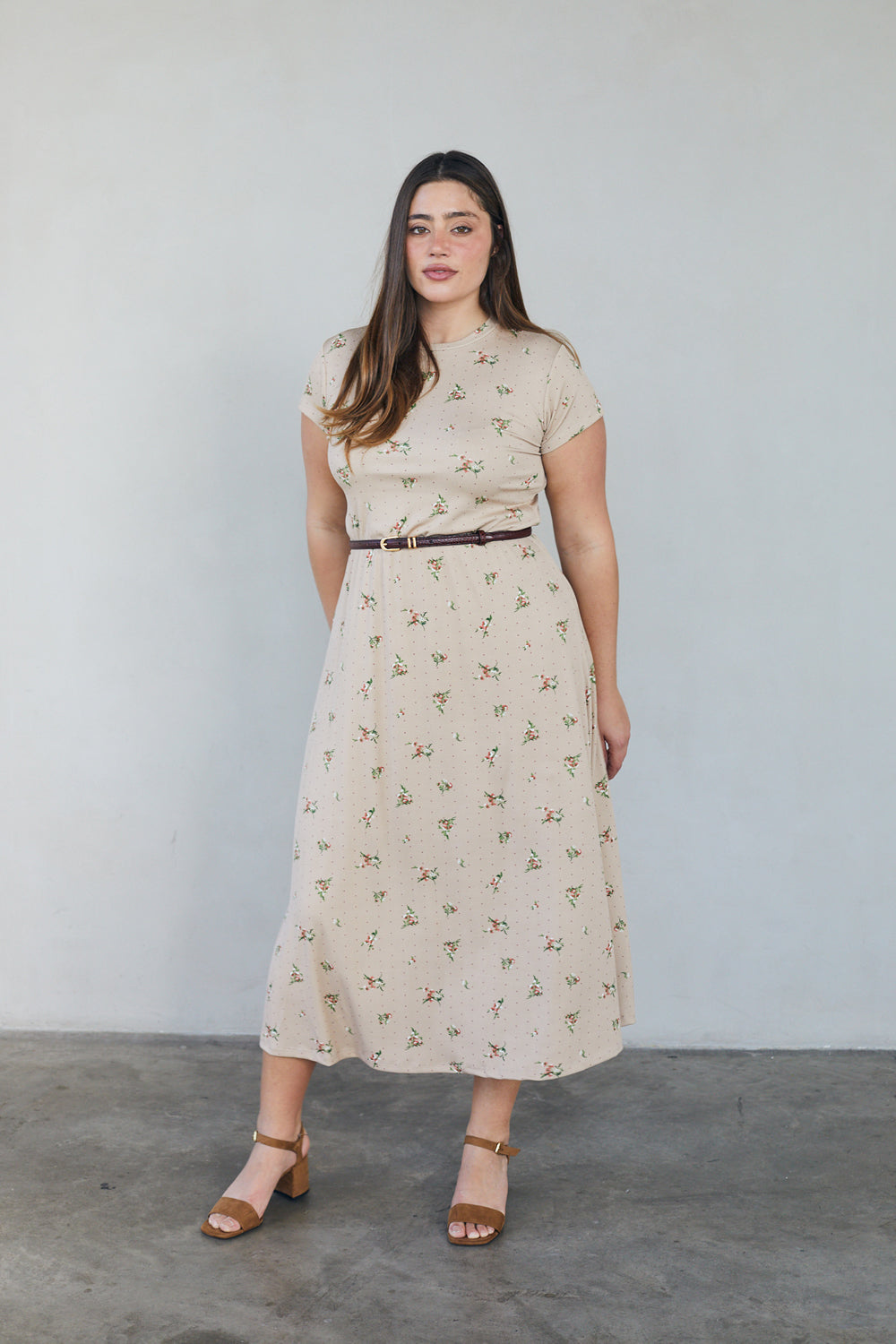 שמלת כריסטי מקסי הדפס פרחוני בז׳