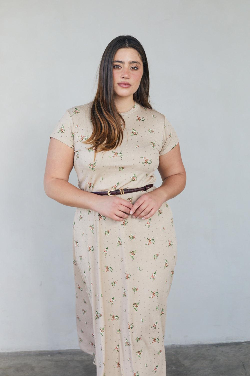 שמלת כריסטי מקסי הדפס פרחוני בז׳