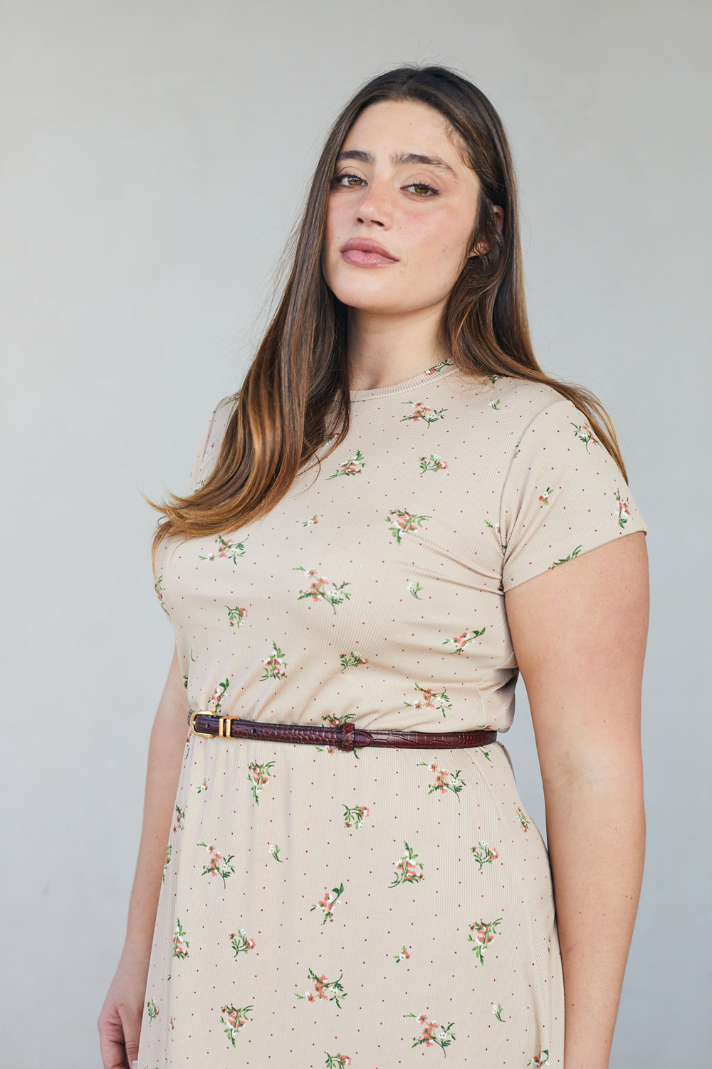 שמלת כריסטי מקסי הדפס פרחוני בז׳