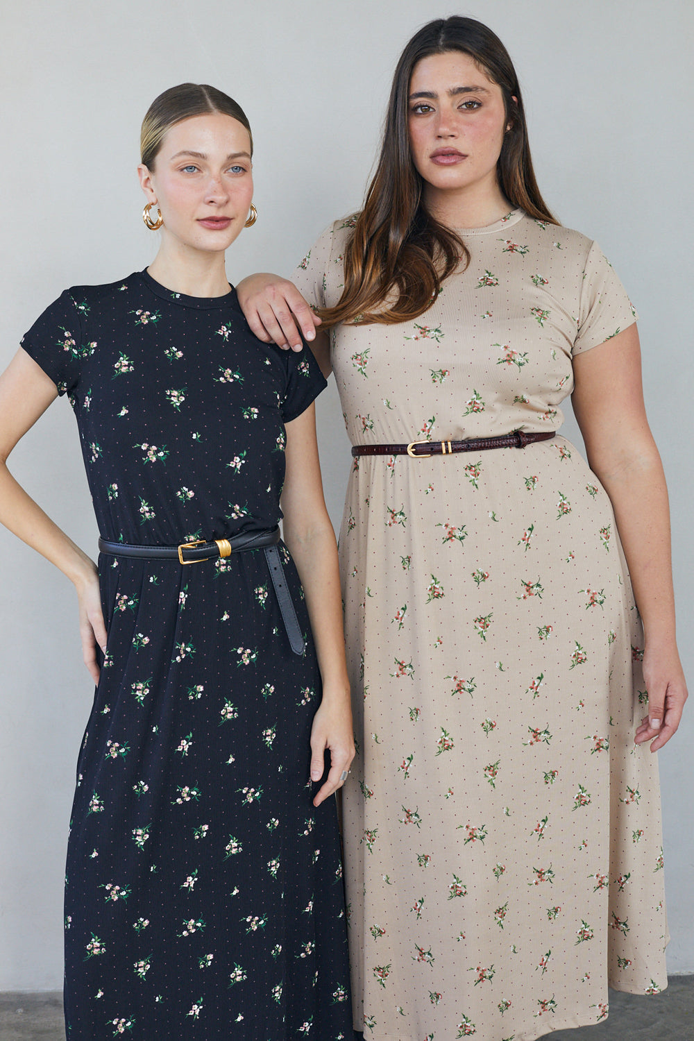 שמלת כריסטי מקסי הדפס פרחוני בז׳