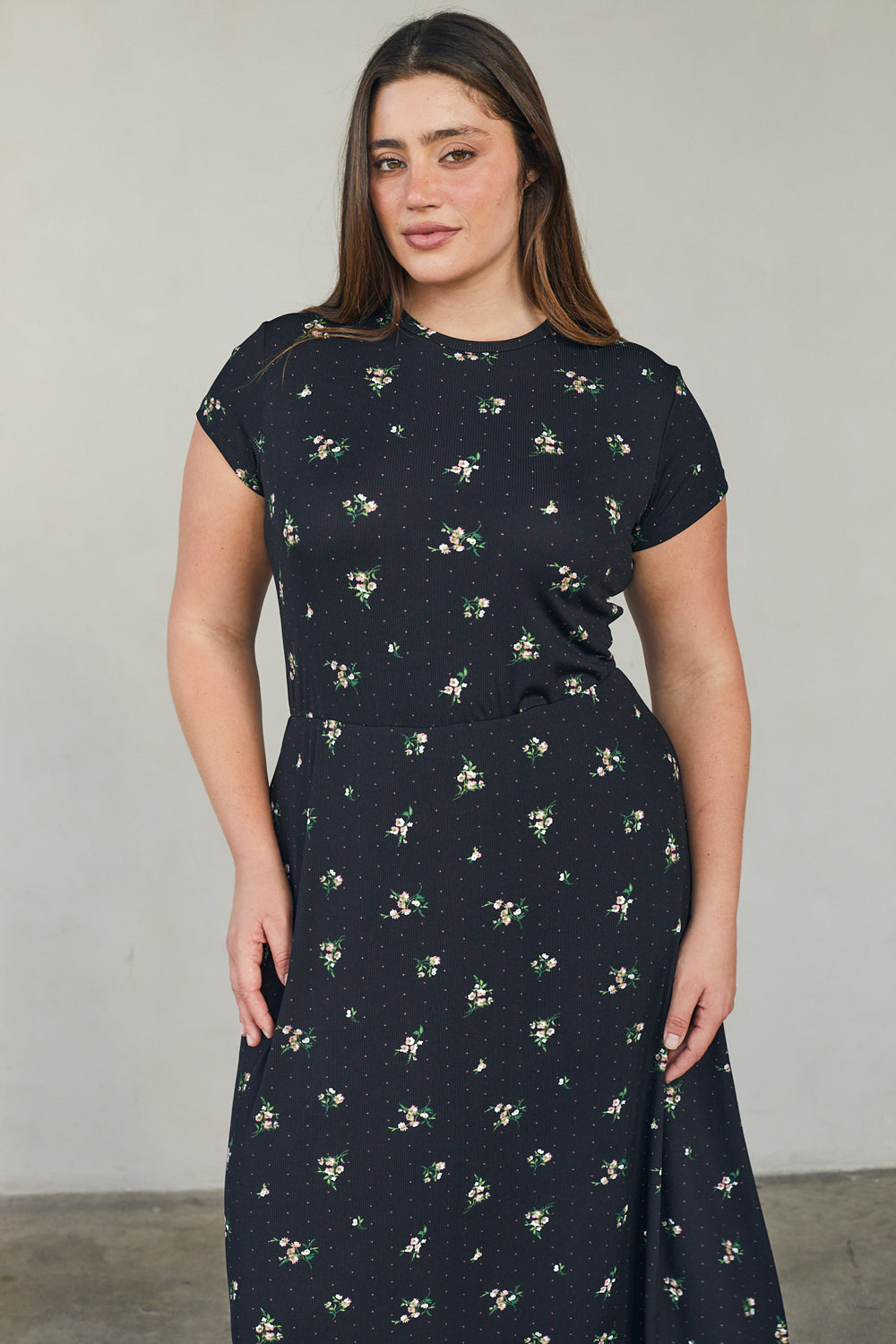 שמלת כריסטי מקסי הדפס פרחוני שחור