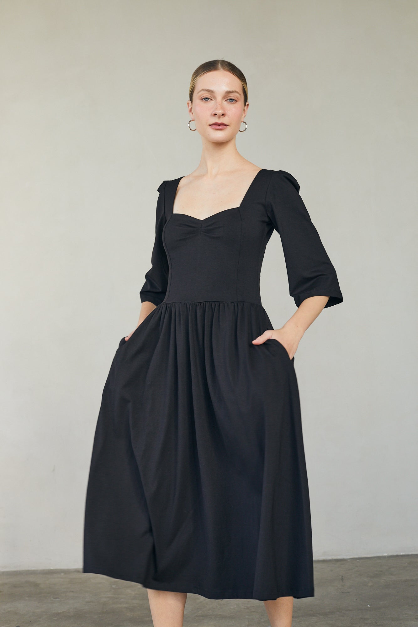 שמלת בלה שחורה - מהדורה מוגבלת